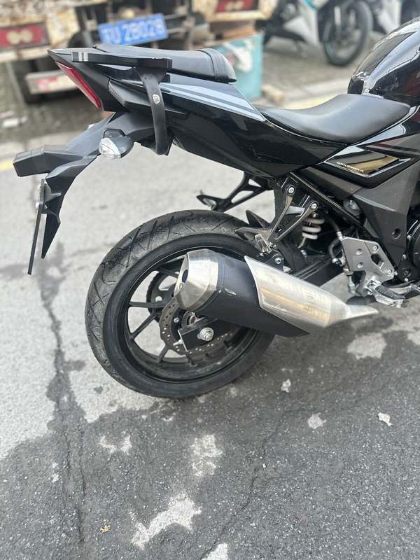 二手豪爵铃木GSX250R