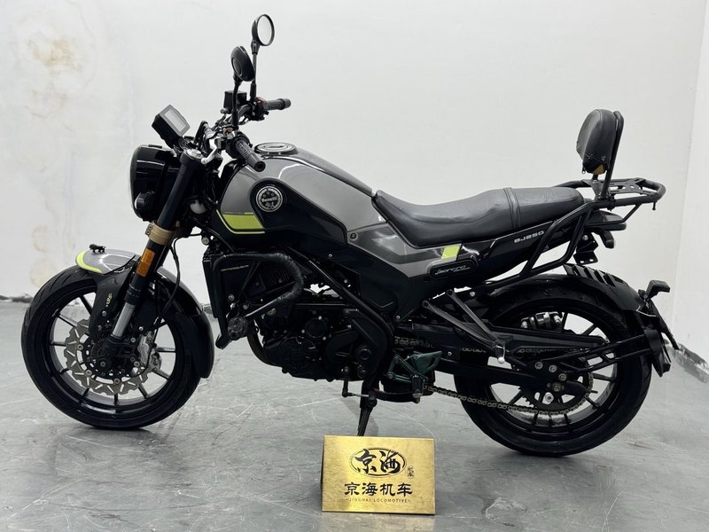 二手贝纳利幼狮 Leoncino 250