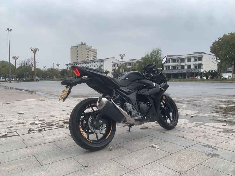二手豪爵铃木GSX250R