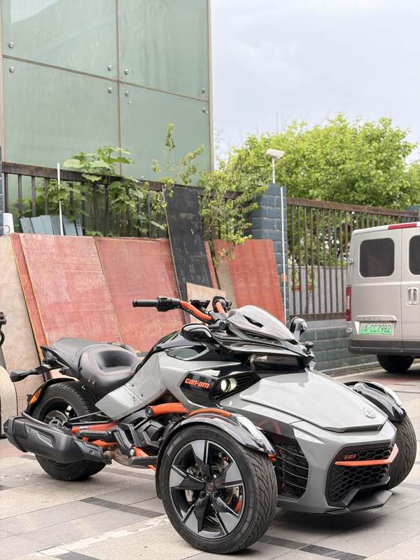 二手庞巴迪Spyder F3 