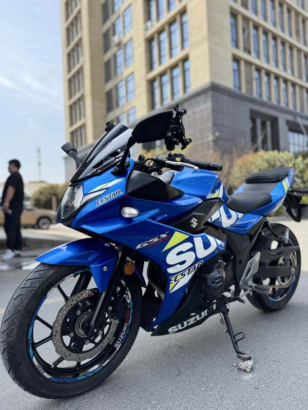 二手豪爵铃木GSX250R