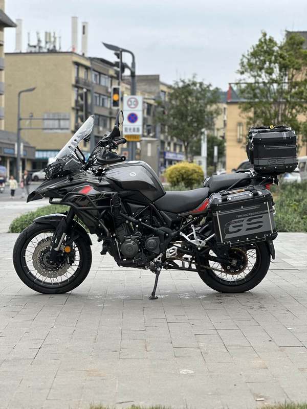 二手贝纳利金鹏 TRK502