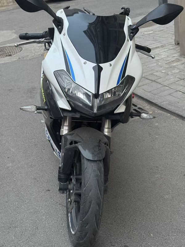 二手贝纳利龙卷风 Tornado 302R