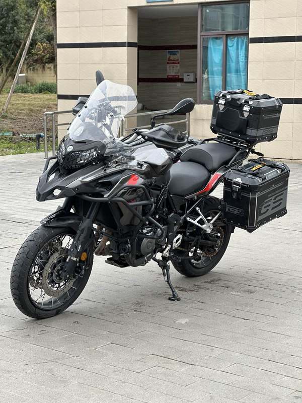 二手贝纳利金鹏 TRK502