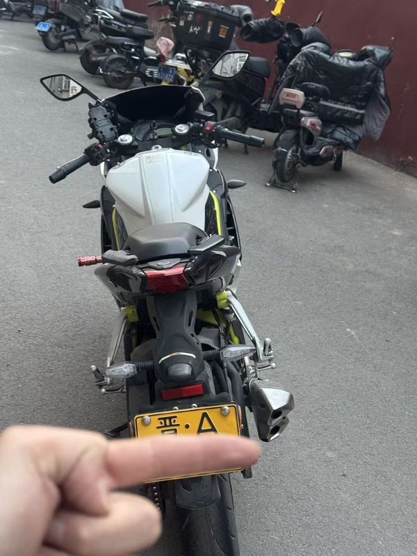 二手贝纳利龙卷风 Tornado 302R