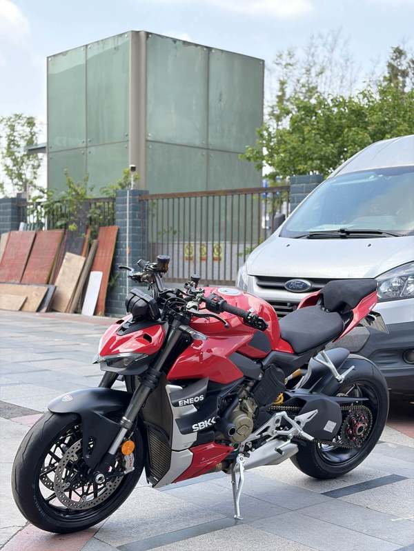 二手杜卡迪Street Fighter V4