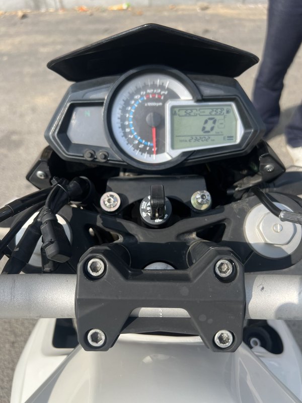 二手贝纳利蓝宝龙BJ300GS