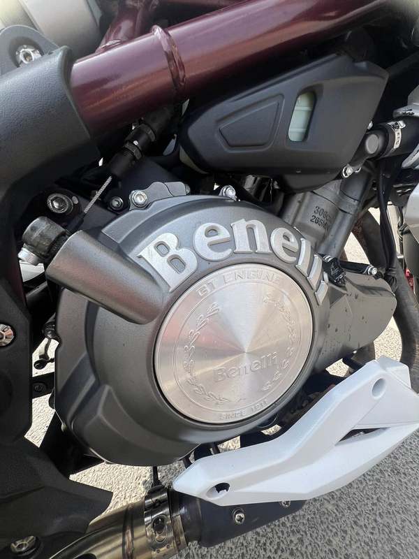 二手贝纳利蓝宝龙BJ300GS