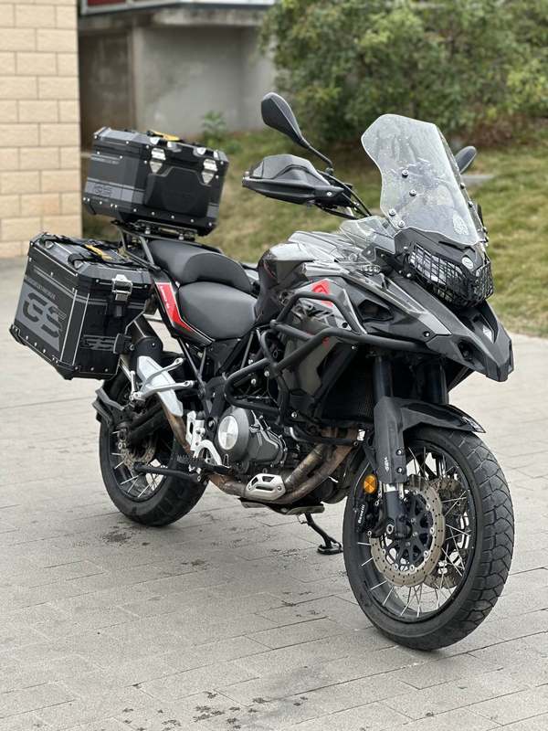 二手贝纳利金鹏 TRK502