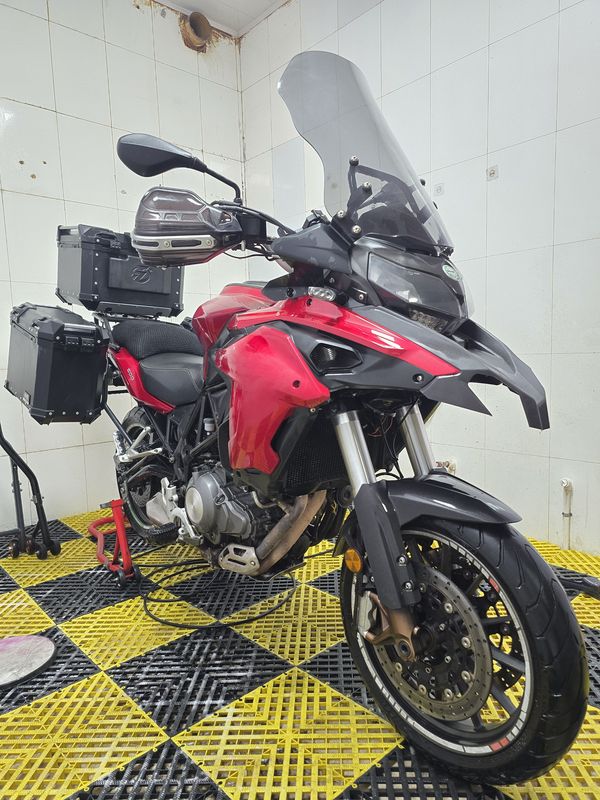 二手贝纳利金鹏 TRK502