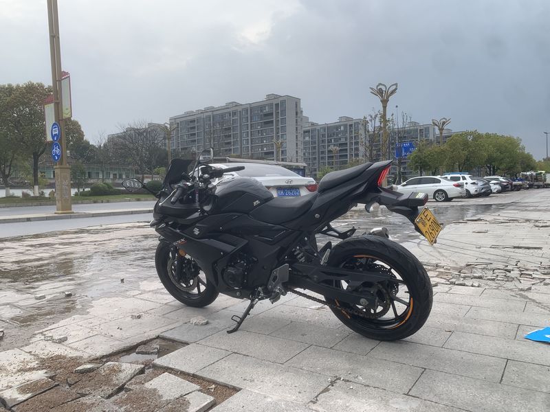 二手豪爵铃木GSX250R