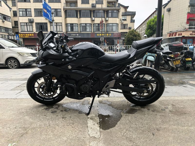 二手豪爵铃木GSX250R