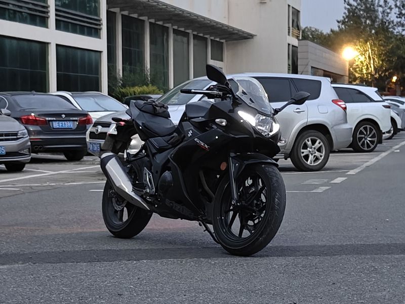 二手豪爵铃木GSX250R