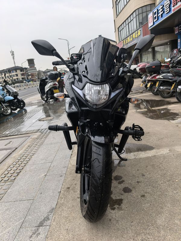 二手豪爵铃木GSX250R