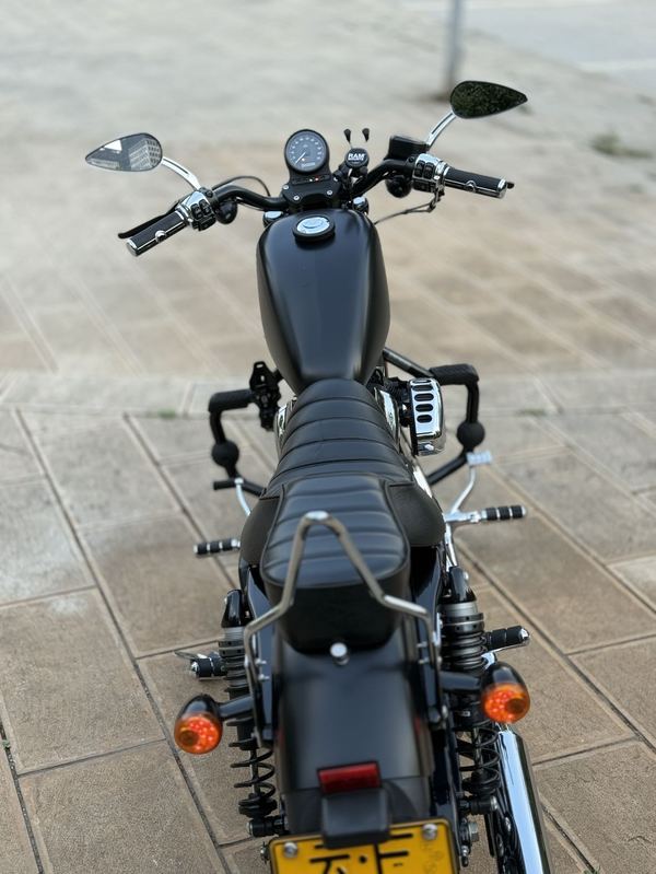 二手哈雷戴维森Iron883 硬汉