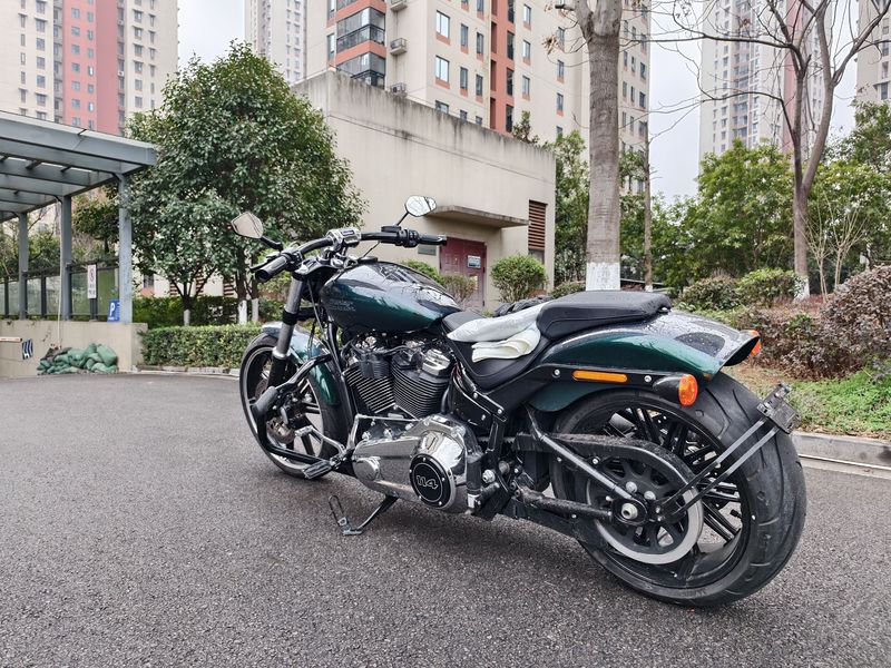 二手哈雷戴维森突破者 Breakout