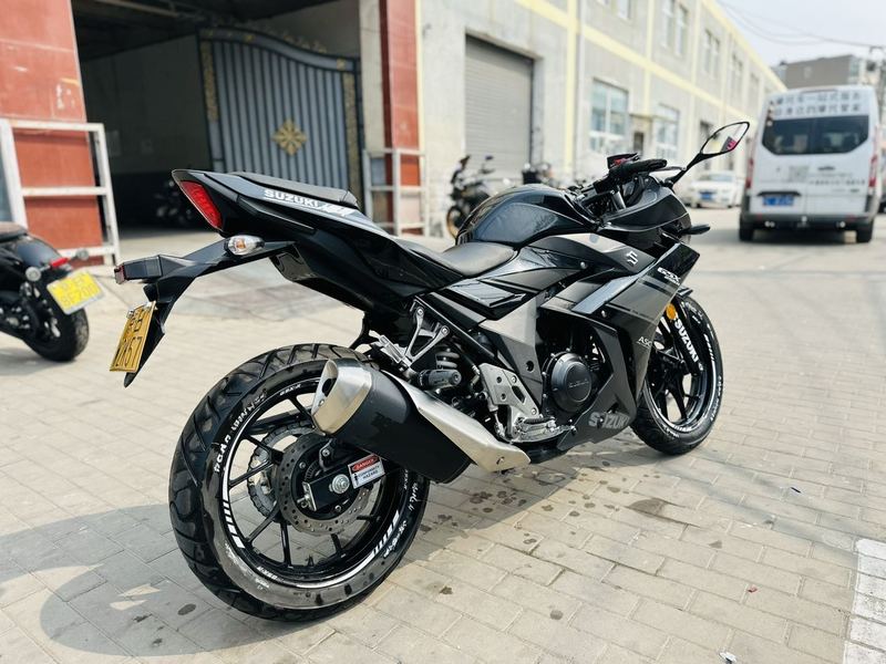 二手豪爵铃木GSX250R