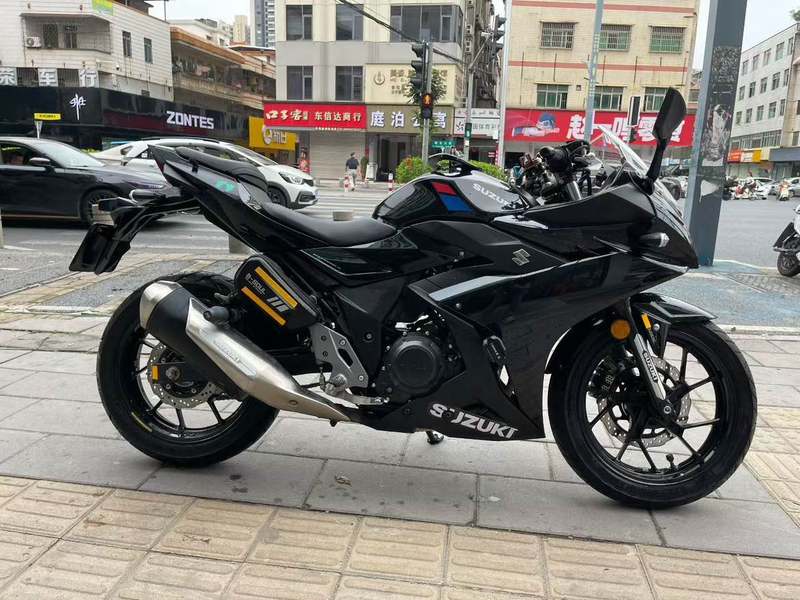 二手豪爵铃木GSX250R