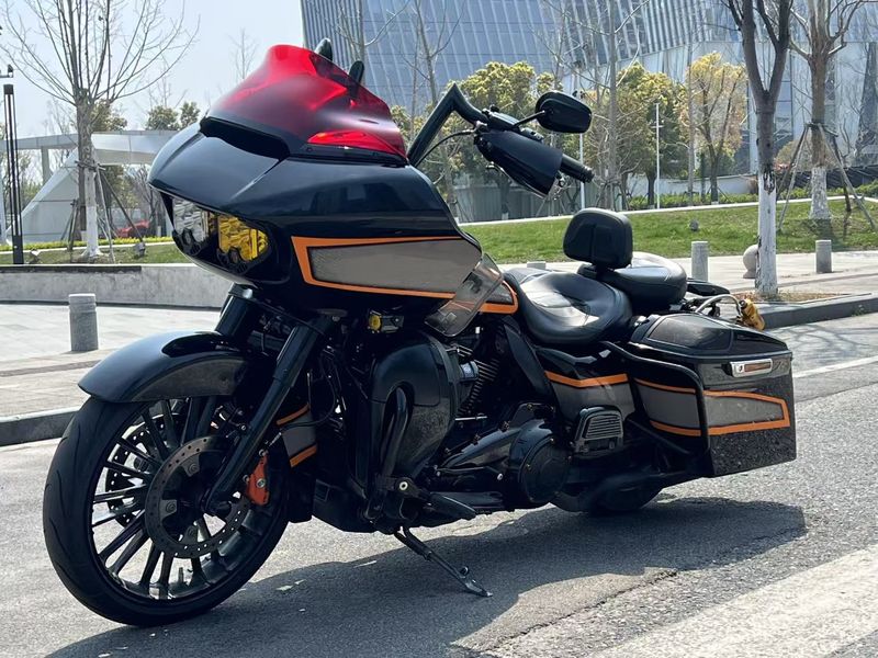 二手哈雷戴维森至尊滑翔Cvo Ultra Classic Electra Glide