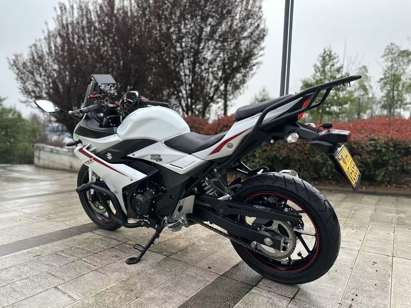 二手豪爵铃木GSX250R
