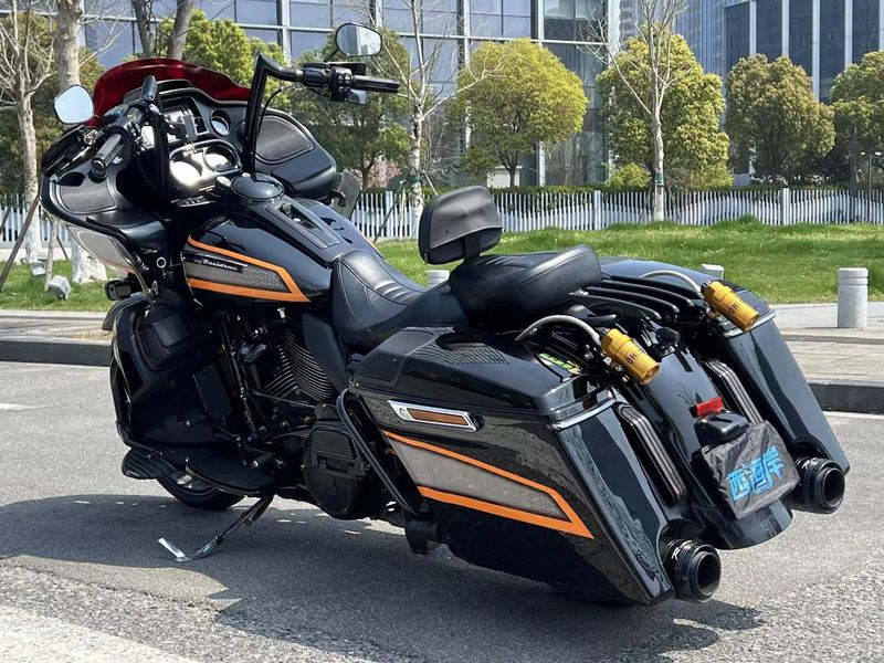 二手哈雷戴维森至尊滑翔Cvo Ultra Classic Electra Glide