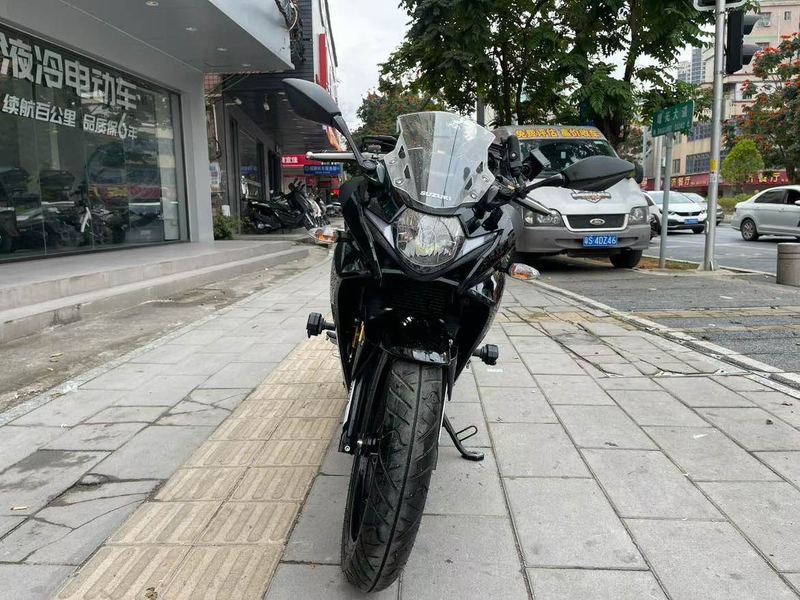 二手豪爵铃木GSX250R