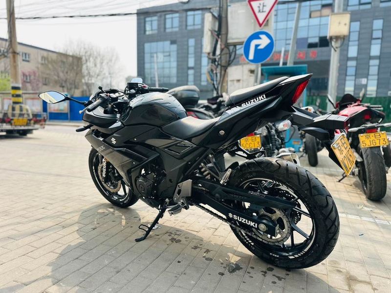 二手豪爵铃木GSX250R