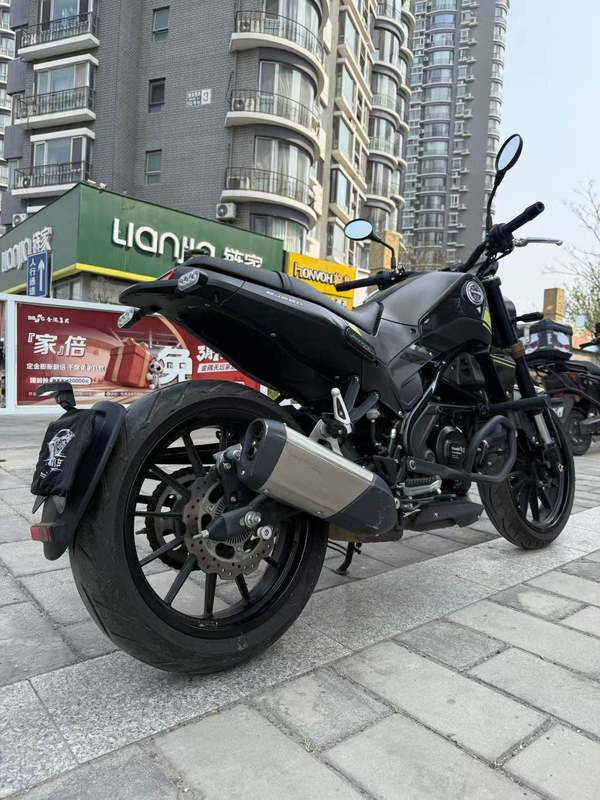 二手贝纳利幼狮 Leoncino 250