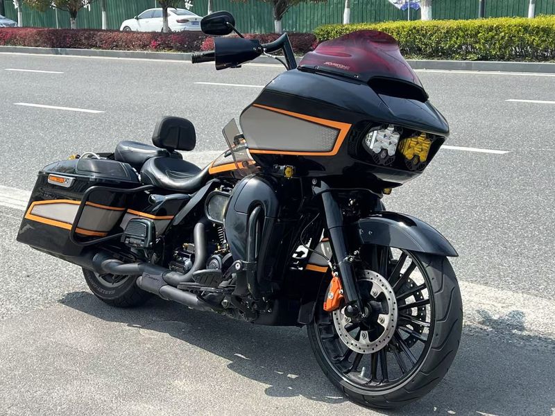 二手哈雷戴维森至尊滑翔Cvo Ultra Classic Electra Glide