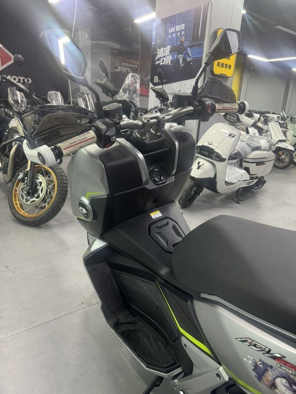 二手QJMOTOR鸿250ADV