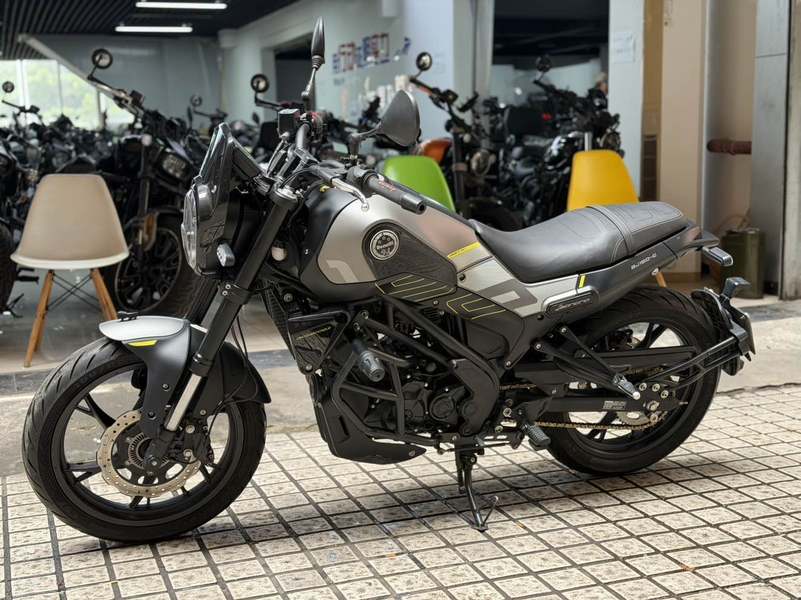 二手贝纳利幼狮 Leoncino 150