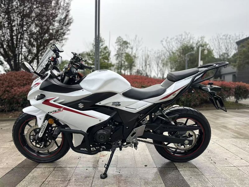 二手豪爵铃木GSX250R
