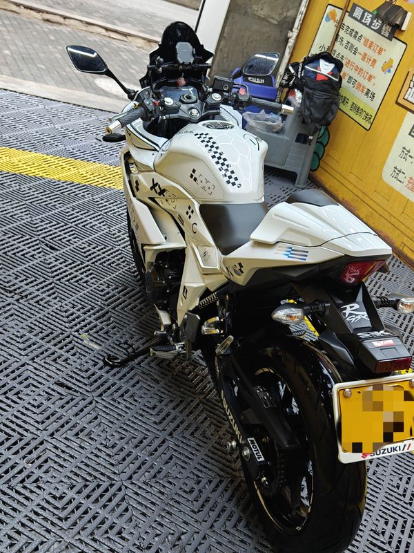 二手豪爵铃木GSX250R