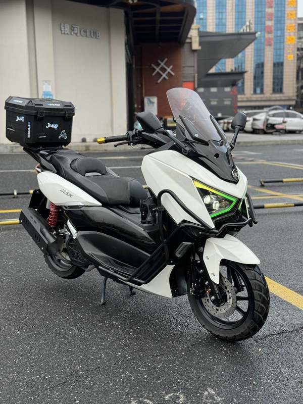 二手望雅猛士四代