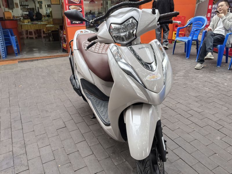 二手五羊本田Lead125