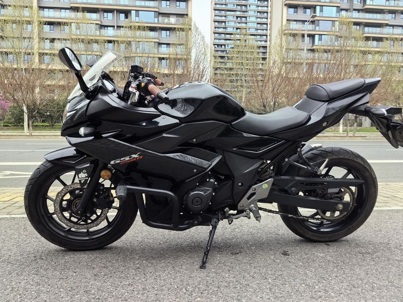 二手豪爵铃木GSX250R