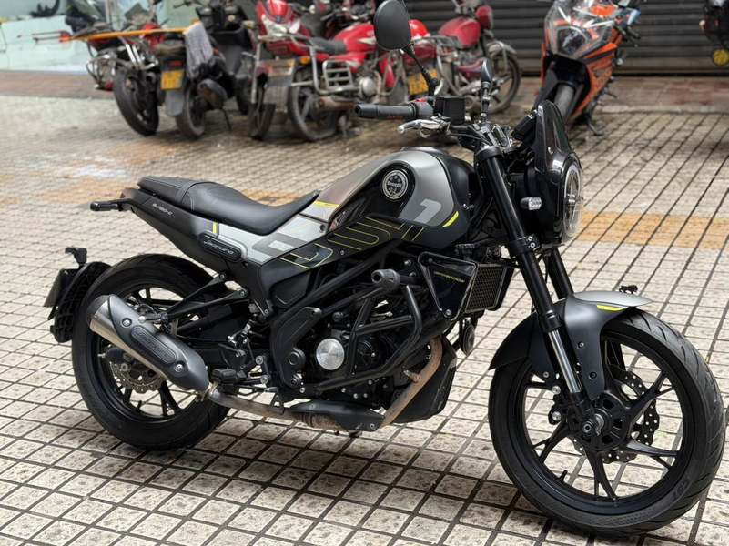 二手贝纳利幼狮 Leoncino 150