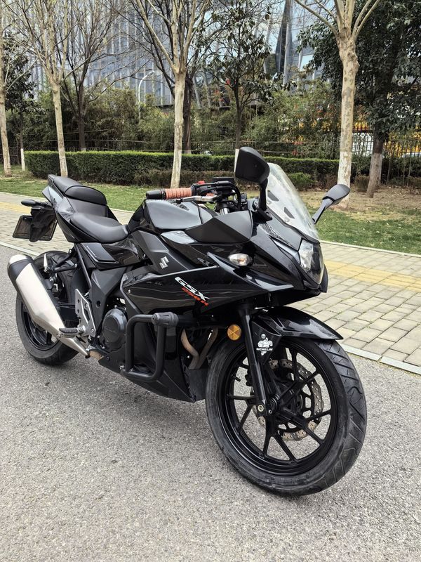 二手豪爵铃木GSX250R