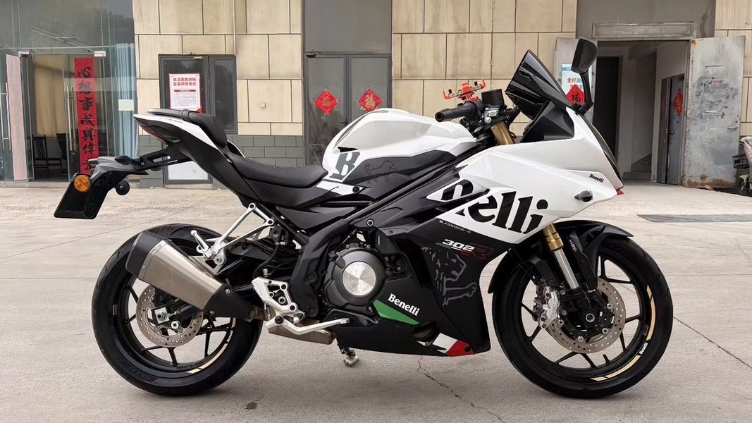 二手贝纳利龙卷风 Tornado 302R