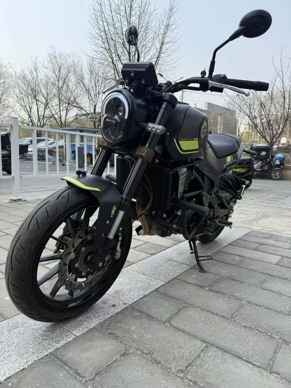 二手贝纳利幼狮 Leoncino 250