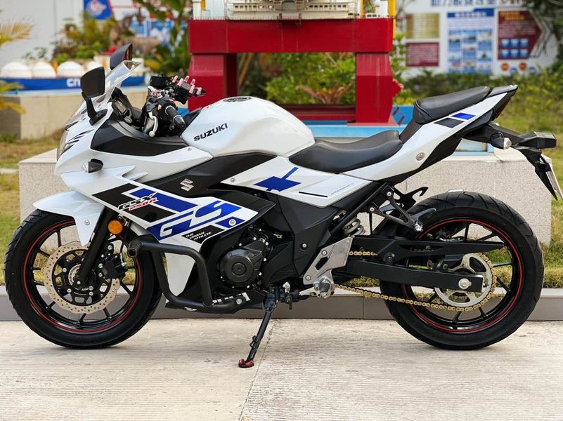 二手豪爵铃木GSX250R