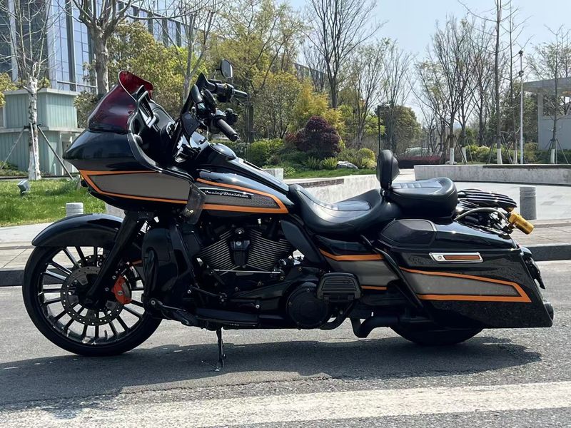 二手哈雷戴维森至尊滑翔Cvo Ultra Classic Electra Glide