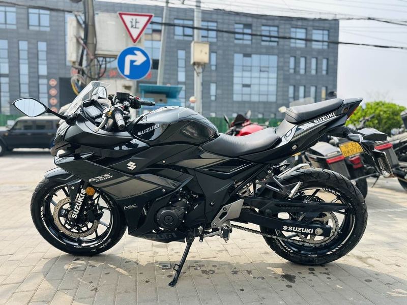 二手豪爵铃木GSX250R