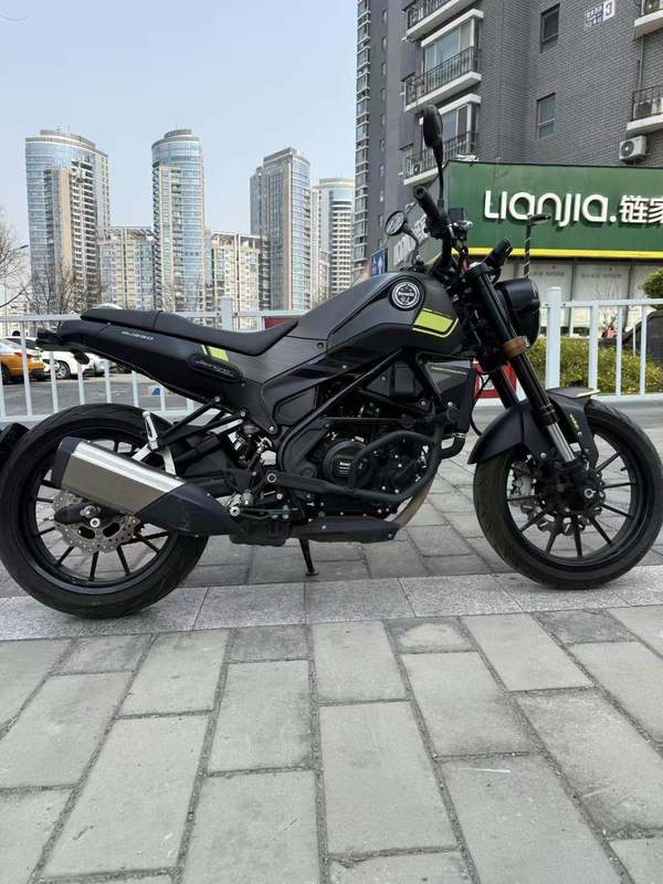 二手贝纳利幼狮 Leoncino 250