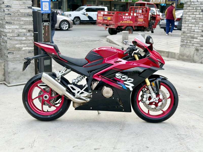 二手张雪机车500RR