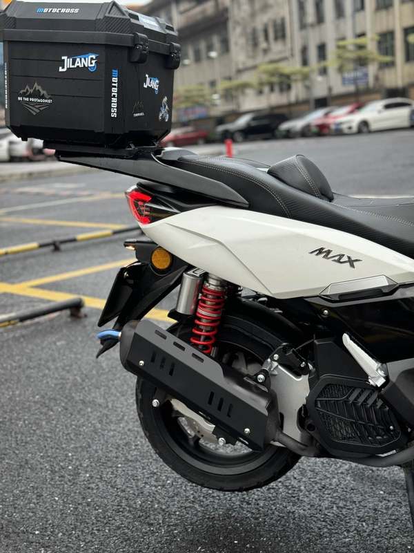 二手望雅猛士四代