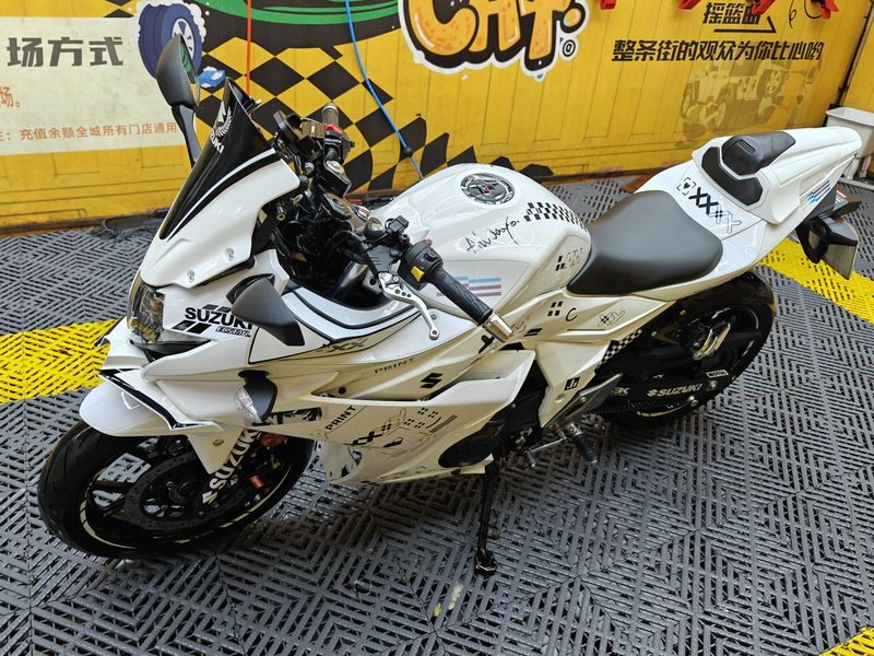 二手豪爵铃木GSX250R