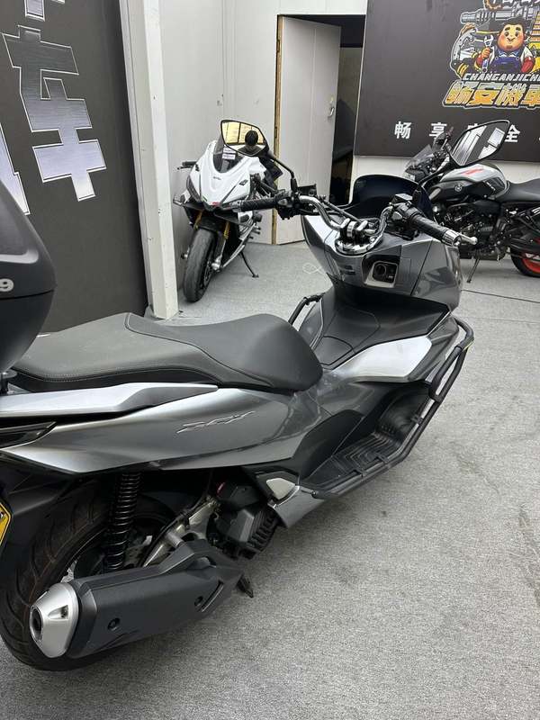 二手五羊本田PCX