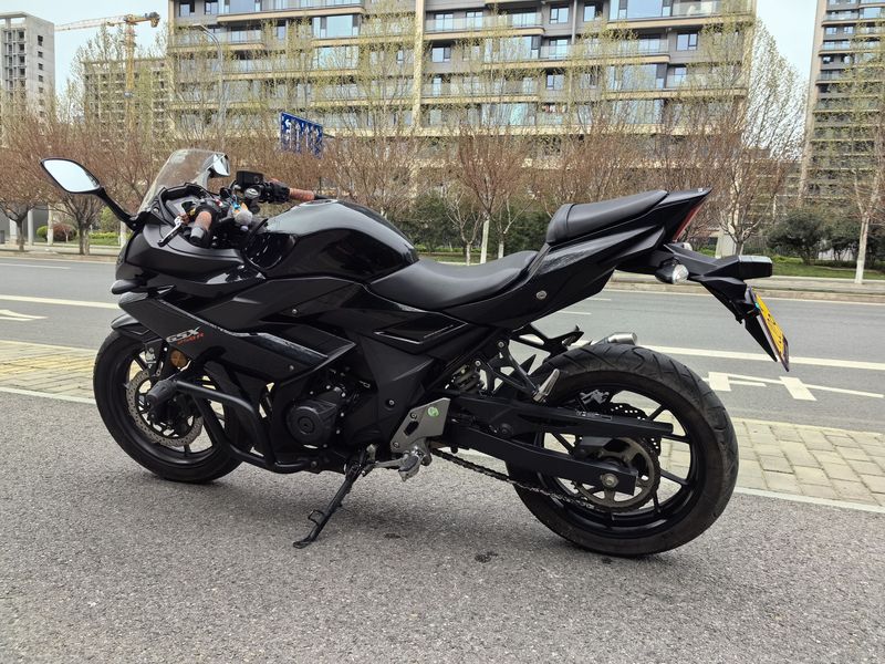 二手豪爵铃木GSX250R