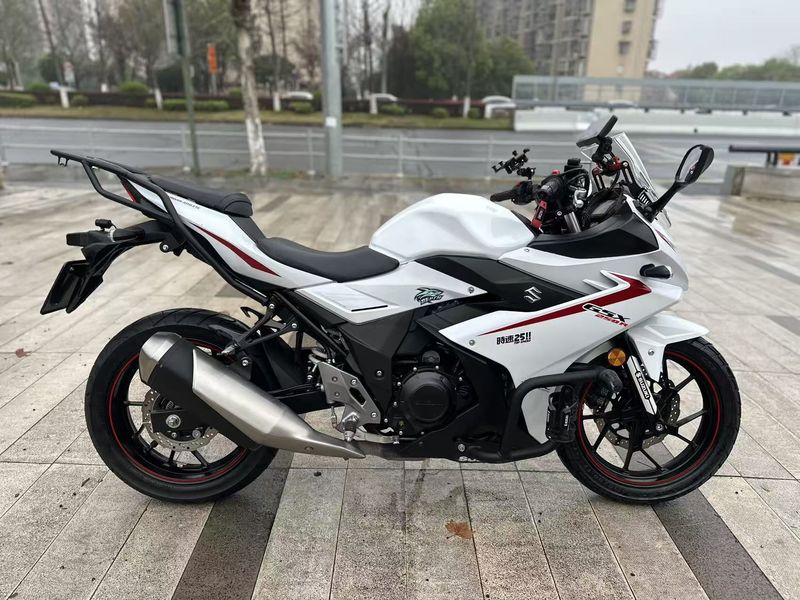 二手豪爵铃木GSX250R